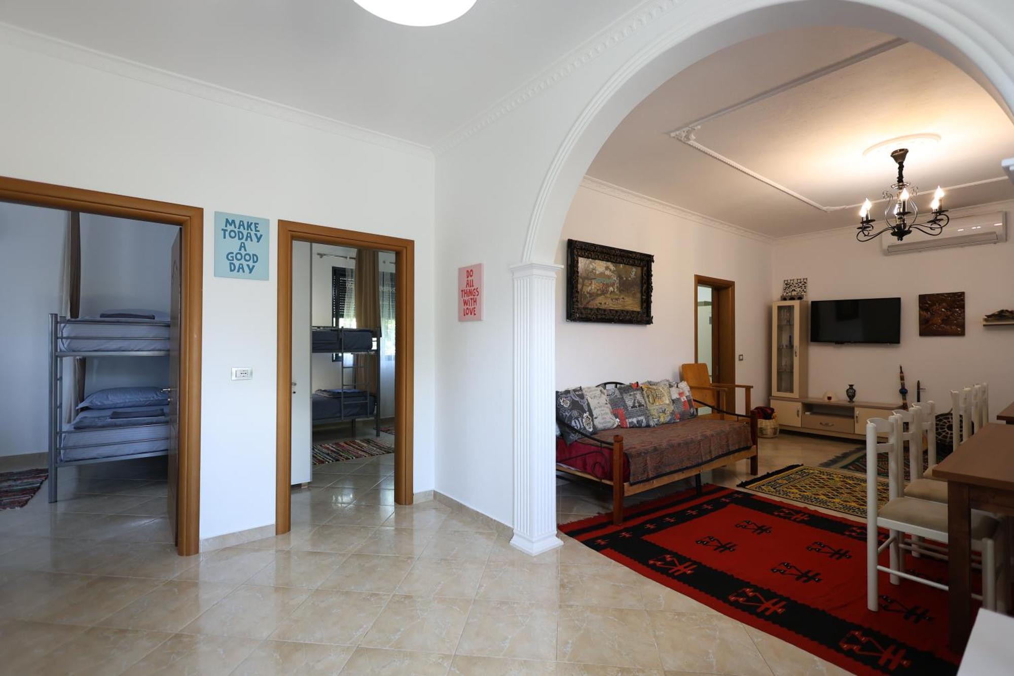Baza Hostel - Swimming Pool Berat Exterior photo
